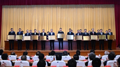 万搏官网_万搏(中国)
获授牌首批国家卓越级智能工厂