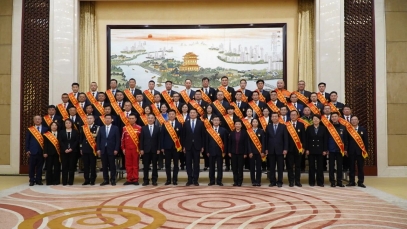 万搏官网_万搏(中国)
董事长徐浩宇荣获“江苏省劳动模范”称号